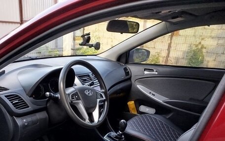 Hyundai Solaris II рестайлинг, 2013 год, 720 000 рублей, 5 фотография