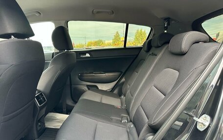 KIA Sportage IV рестайлинг, 2019 год, 1 999 000 рублей, 29 фотография
