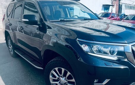 Toyota Land Cruiser Prado 150 рестайлинг 2, 2018 год, 4 300 000 рублей, 2 фотография