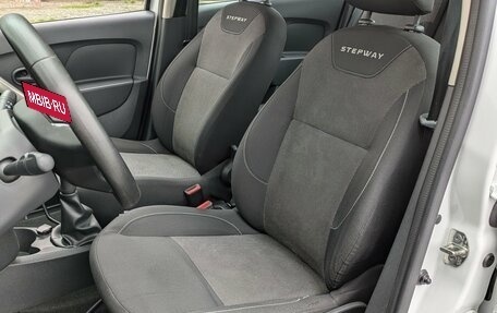 Renault Logan II, 2019 год, 775 000 рублей, 8 фотография