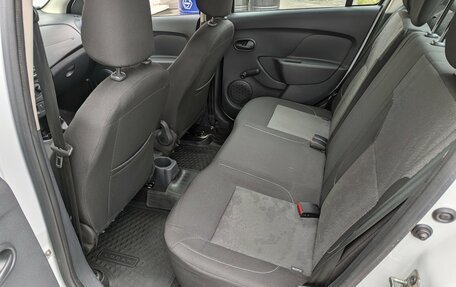 Renault Logan II, 2019 год, 775 000 рублей, 14 фотография