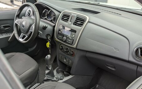 Renault Logan II, 2019 год, 775 000 рублей, 16 фотография