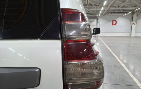 Toyota Land Cruiser Prado 150 рестайлинг 2, 2014 год, 3 290 000 рублей, 9 фотография