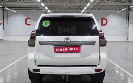 Toyota Land Cruiser Prado 150 рестайлинг 2, 2014 год, 3 290 000 рублей, 6 фотография