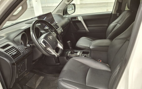 Toyota Land Cruiser Prado 150 рестайлинг 2, 2014 год, 3 290 000 рублей, 16 фотография