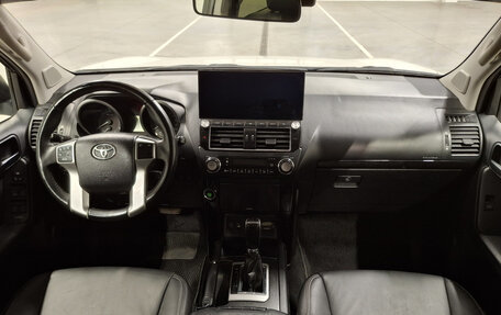 Toyota Land Cruiser Prado 150 рестайлинг 2, 2014 год, 3 290 000 рублей, 14 фотография