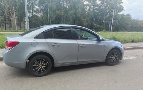 Chevrolet Cruze II, 2009 год, 700 000 рублей, 9 фотография