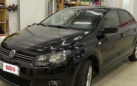 Volkswagen Polo VI (EU Market), 2011 год, 620 000 рублей, 39 фотография