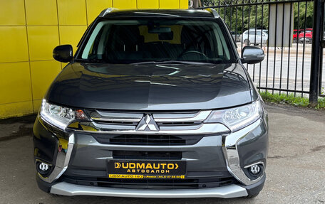 Mitsubishi Outlander III рестайлинг 3, 2018 год, 1 799 000 рублей, 2 фотография