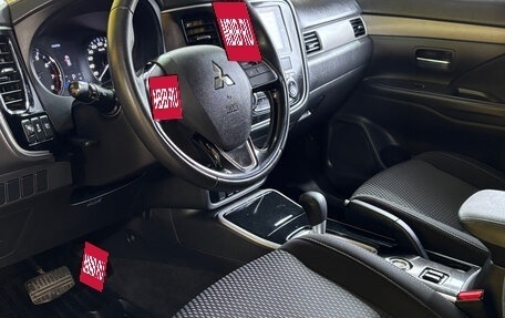 Mitsubishi Outlander III рестайлинг 3, 2018 год, 1 799 000 рублей, 10 фотография