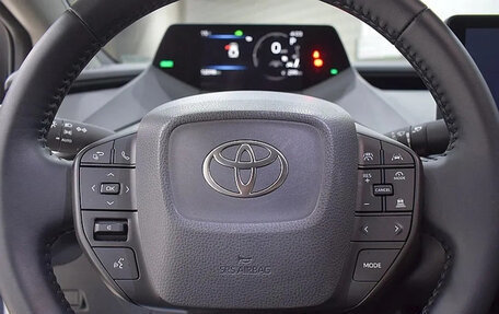 Toyota Prius IV XW50, 2024 год, 3 180 000 рублей, 16 фотография