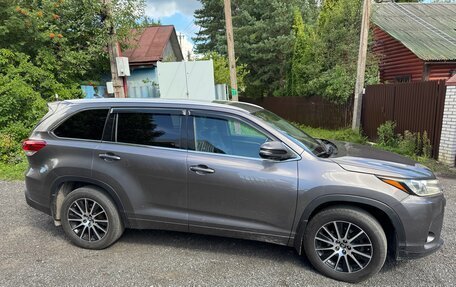 Toyota Highlander III, 2019 год, 3 350 000 рублей, 6 фотография