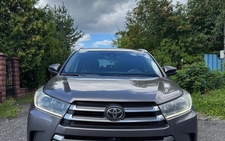 Toyota Highlander III, 2019 год, 3 350 000 рублей, 4 фотография