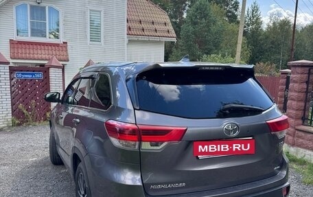 Toyota Highlander III, 2019 год, 3 350 000 рублей, 8 фотография