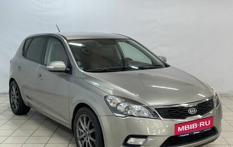 KIA cee'd I рестайлинг, 2010 год, 865 000 рублей, 2 фотография