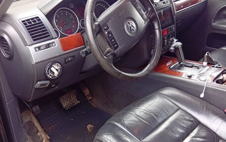 Volkswagen Touareg III, 2005 год, 900 000 рублей, 11 фотография