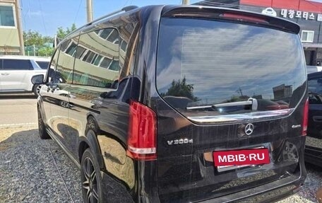 Mercedes-Benz V-Класс, 2022 год, 7 289 000 рублей, 2 фотография