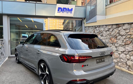 Audi RS 4, 2022 год, 5 900 000 рублей, 7 фотография