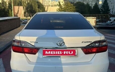 Toyota Camry, 2016 год, 2 000 000 рублей, 2 фотография