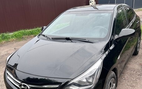 Hyundai Solaris II рестайлинг, 2015 год, 680 000 рублей, 1 фотография