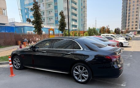 Mercedes-Benz E-Класс, 2022 год, 4 088 000 рублей, 1 фотография