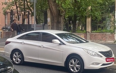 Hyundai Sonata VI, 2011 год, 980 000 рублей, 1 фотография