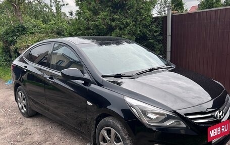 Hyundai Solaris II рестайлинг, 2015 год, 680 000 рублей, 2 фотография