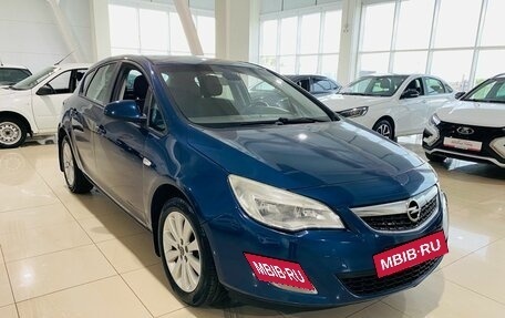 Opel Astra J, 2011 год, 590 000 рублей, 3 фотография