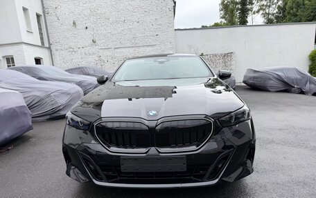 BMW 5 серия, 2025 год, 6 150 000 рублей, 2 фотография