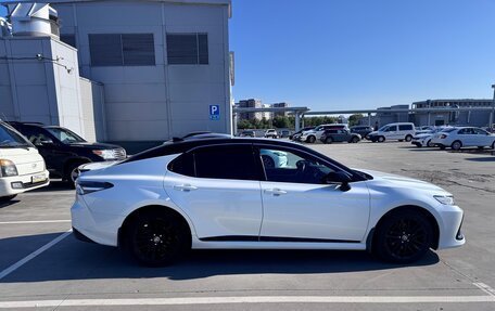 Toyota Camry, 2021 год, 2 600 000 рублей, 8 фотография