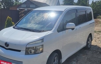 Toyota Voxy II, 2010 год, 1 100 000 рублей, 1 фотография