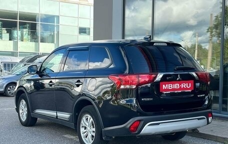 Mitsubishi Outlander III рестайлинг 3, 2019 год, 1 885 000 рублей, 7 фотография