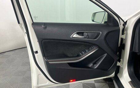 Mercedes-Benz GLA, 2015 год, 1 999 000 рублей, 9 фотография