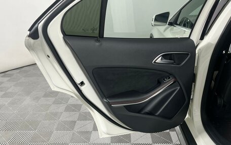 Mercedes-Benz GLA, 2015 год, 1 999 000 рублей, 10 фотография