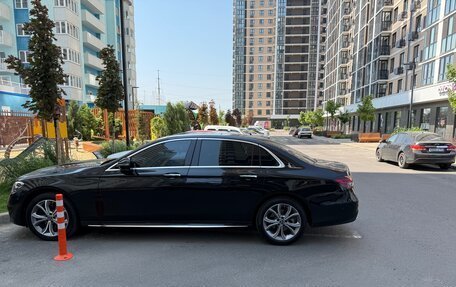 Mercedes-Benz E-Класс, 2022 год, 4 088 000 рублей, 2 фотография