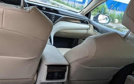 Toyota Camry, 2019 год, 3 680 000 рублей, 7 фотография