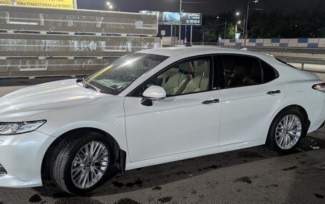 Toyota Camry, 2019 год, 3 680 000 рублей, 6 фотография