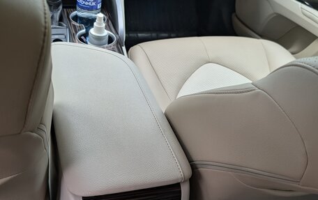 Toyota Camry, 2019 год, 3 680 000 рублей, 9 фотография