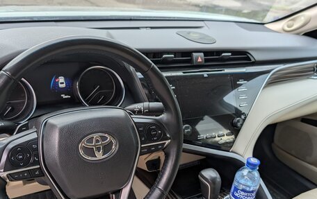 Toyota Camry, 2019 год, 3 680 000 рублей, 10 фотография