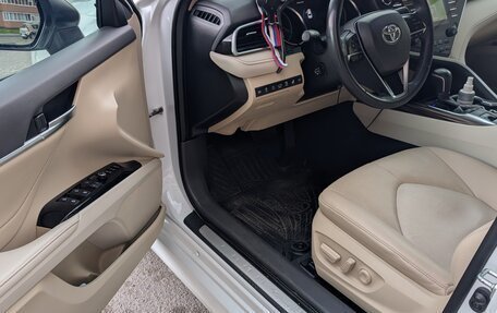 Toyota Camry, 2019 год, 3 680 000 рублей, 12 фотография