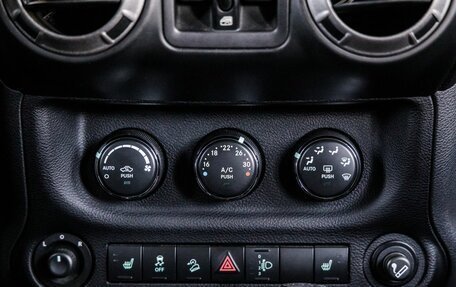Jeep Wrangler, 2013 год, 2 798 000 рублей, 30 фотография