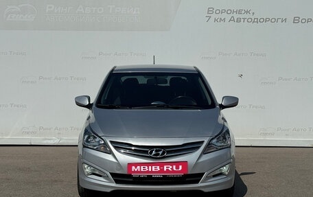 Hyundai Solaris II рестайлинг, 2015 год, 800 000 рублей, 6 фотография