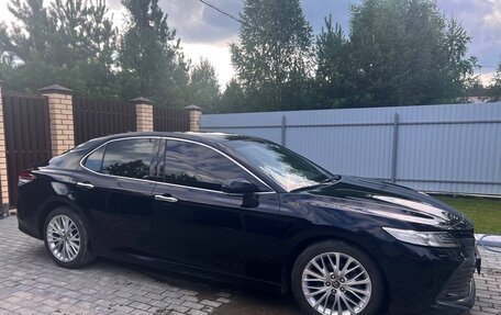 Toyota Camry, 2018 год, 2 250 000 рублей, 3 фотография