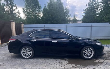 Toyota Camry, 2018 год, 2 250 000 рублей, 2 фотография