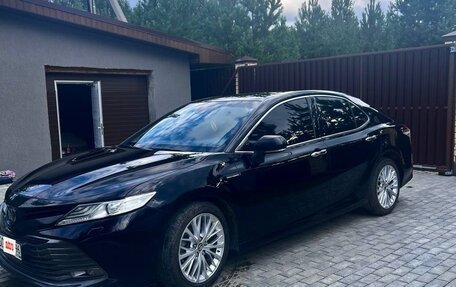 Toyota Camry, 2018 год, 2 250 000 рублей, 6 фотография