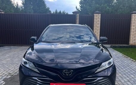Toyota Camry, 2018 год, 2 250 000 рублей, 4 фотография