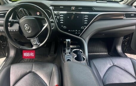 Toyota Camry, 2018 год, 2 250 000 рублей, 14 фотография