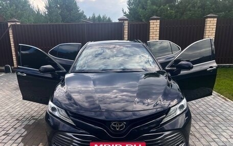 Toyota Camry, 2018 год, 2 250 000 рублей, 15 фотография