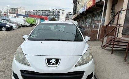 Peugeot 308 II, 2010 год, 312 741 рублей, 2 фотография