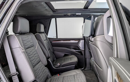 Cadillac Escalade V, 2024 год, 22 600 000 рублей, 12 фотография